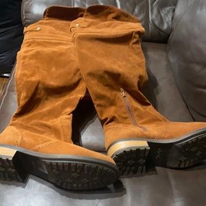 New rust color suede like  knee boot damaged box